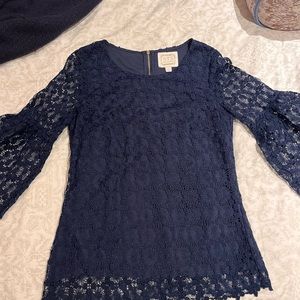 Sail to sable navy lace top size small